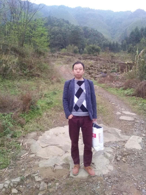 奋斗的第一张照片--莆田相亲服务中心