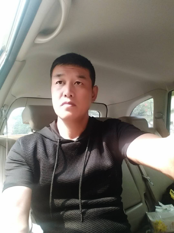 深爱的疯子的第一张照片--莆田相亲服务中心