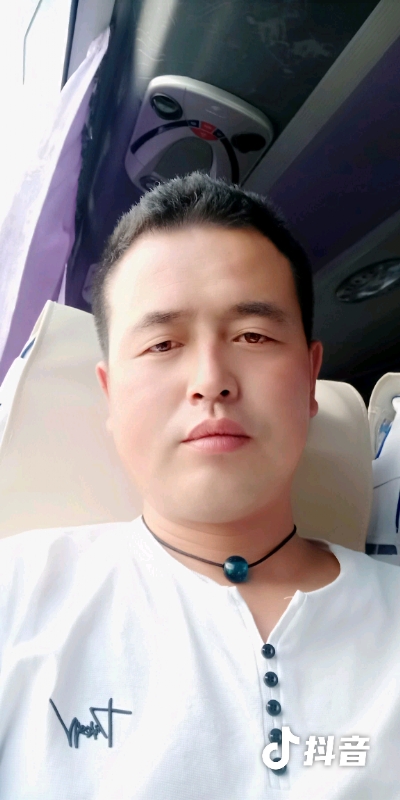 瞬间被爱上的第一张照片--莆田相亲服务中心
