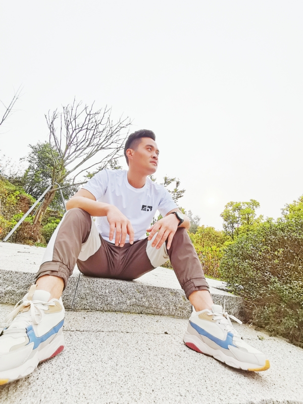 一个人，干净利落的第一张照片--莆田相亲服务中心