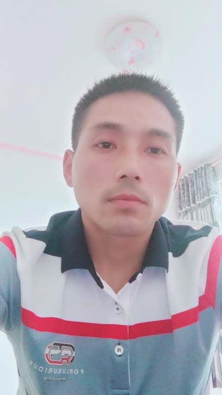 染红尘世的第二张照片--莆田相亲服务中心
