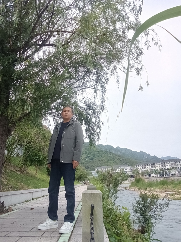 飞雪飘零的第一张照片--莆田相亲服务中心